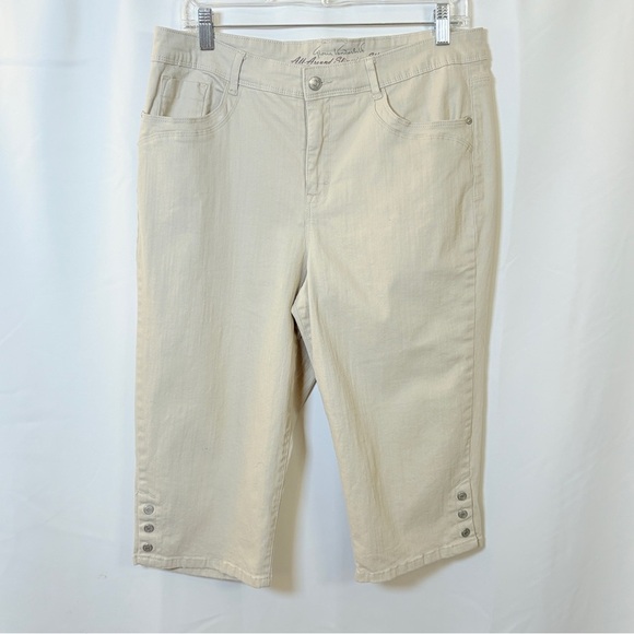 Gloria Vanderbilt Women’s Cream Skimmer Cropped Pants Size 12 Casual Stretch - Picture 1 of 13